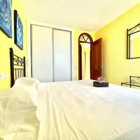 Cozy One Bedroom Apartment, Pool, Next Restaurants, Shops And The Beach In Tenerife South Apartment Costa Adeje (Tenerife)