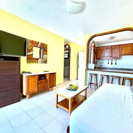 Cozy One Bedroom Apartment, Pool, Next Restaurants, Shops And The Beach In Tenerife South 아데제