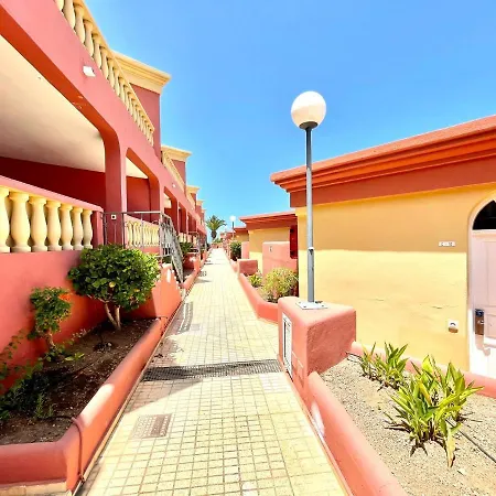 아파트 Cozy One Bedroom Apartment, Pool, Next Restaurants, Shops And The Beach In Tenerife South