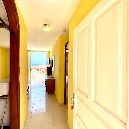 Cozy One Bedroom Apartment, Pool, Next Restaurants, Shops And The Beach In Tenerife South Apartment Costa Adeje (Tenerife)