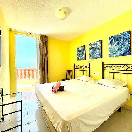 Cozy One Bedroom Apartment, Pool, Next Restaurants, Shops And The Beach In Tenerife South Appartement Costa Adeje (Tenerife)