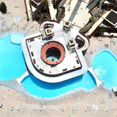 Cozy One Bedroom Apartment, Pool, Next Restaurants, Shops And The Beach In Tenerife South Appartement