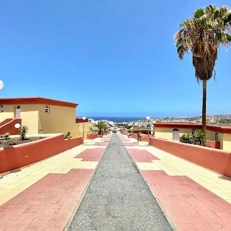 Cozy One Bedroom Apartment, Pool, Next Restaurants, Shops And The Beach In Tenerife South Appartement *
